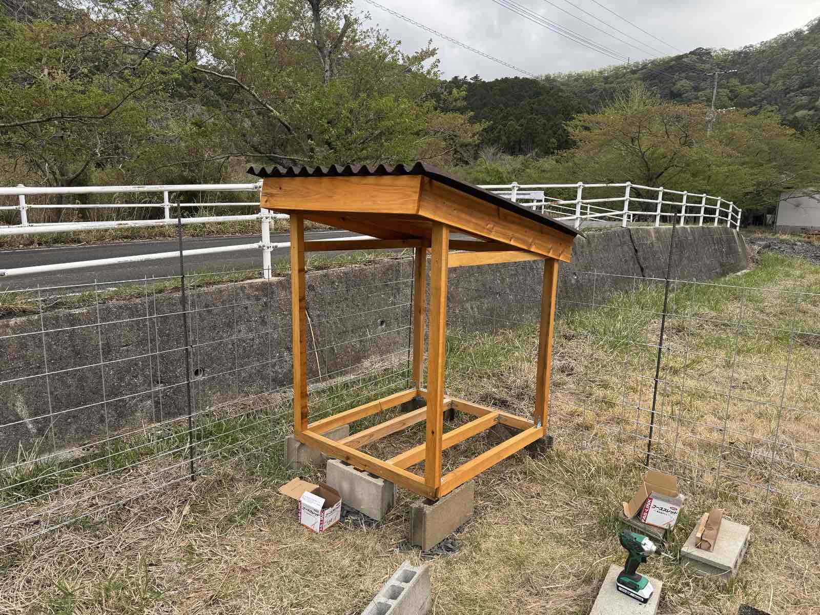 ヤギのお迎え準備！【ヤギ小屋DIY】初心者が手作りした山羊小屋の 